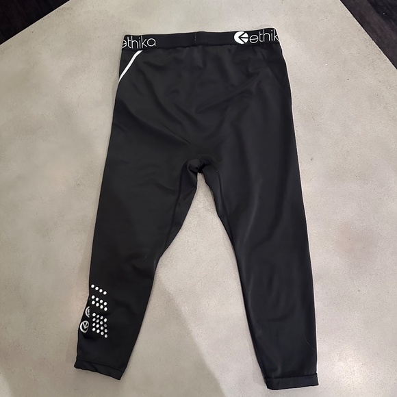 Ethika 3/4 Length Subzero Performance Compression Tights, Black, Size L - Picture 2 of 3